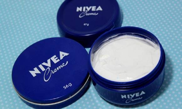 Sokan használják a kék dobozos Nivea krémet, de kevesen tudják mi mindenre jó még