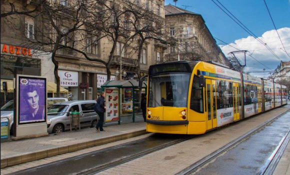 Sajnos nem tudom, hogy ki voltál de szeretném megköszönni, amit értem tettél tegnap! Nem sokan lettek volna erre képesek! Remélem eljut hozzád az üzenetem!