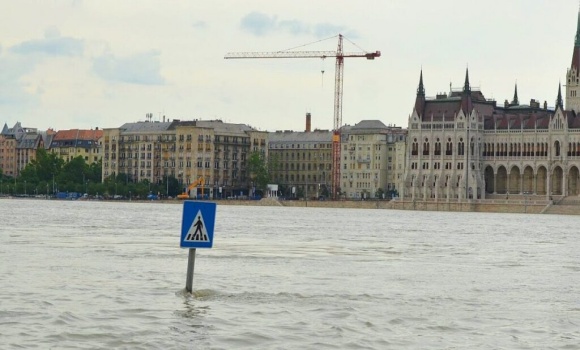 MOST ÉRKEZETT! Hétfőtől Budapestet is elönti a víz, erre kérik a lakosságot